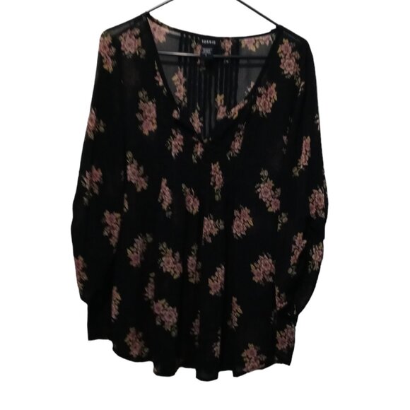 Torrid Womans Sheer Black Floral 3/4 Sleeve Pleats Top SIze 2 - Picture 2 of 9